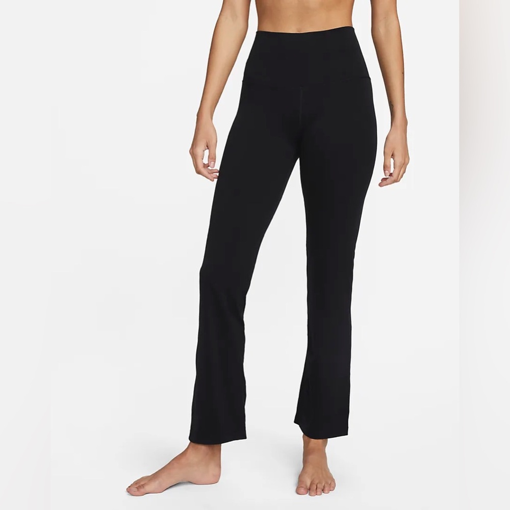 Women’s Nike Yoga Dri-Fit Luxe Tight Fit Flared Pants Size Large (12-14) Black